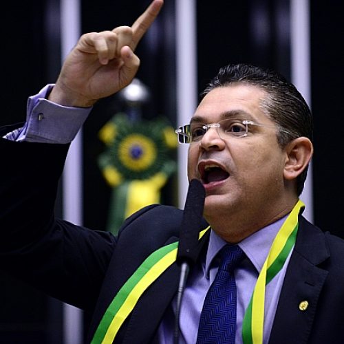 Líder do PL no Congresso afirma que há “chantagem” e “perseguição” do Supremo