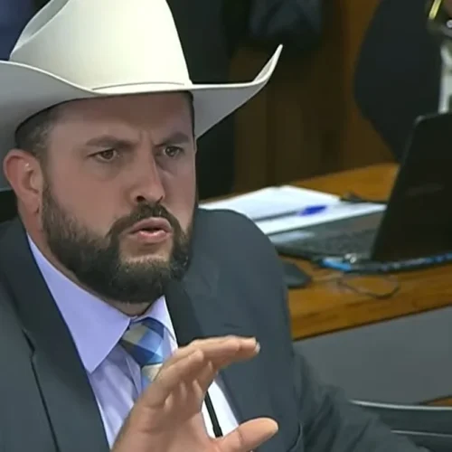 “Moraes é um vagabundo e não deveria estar no STF”, diz deputado Zé Trovão