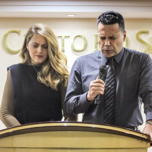 Igreja Universal do Reino de Deus: Cerimônia da Terapia do Amor promete renovar relacionamentos em Maceió