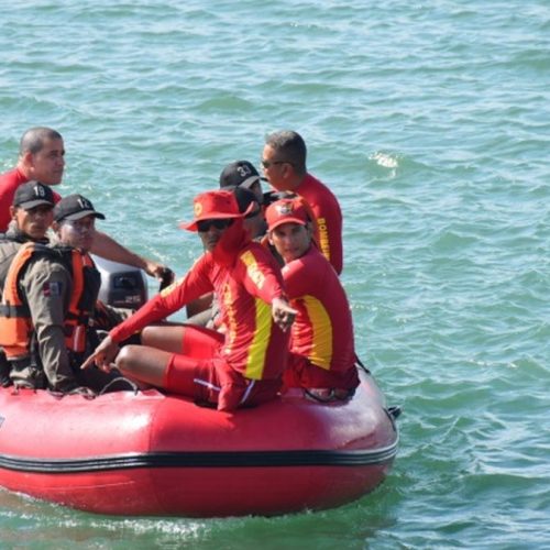 Corpo é encontrado boiando na Praia de Ipioca e identidade da vítima segue desconhecida