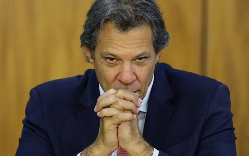 Governo estima déficit fiscal de 2024 entre R$ 10 BI e R$ 15 BI