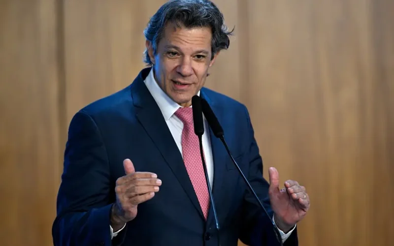 Ministério da Fazenda analisa tarifa zero no transporte a pedido de Lula