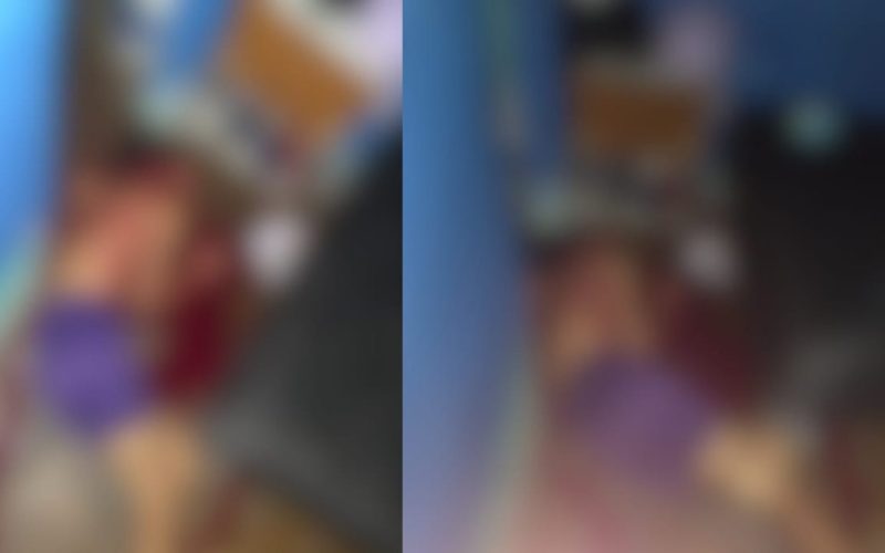 Homem é morto a facadas após dupla invadir residência no Jacintinho