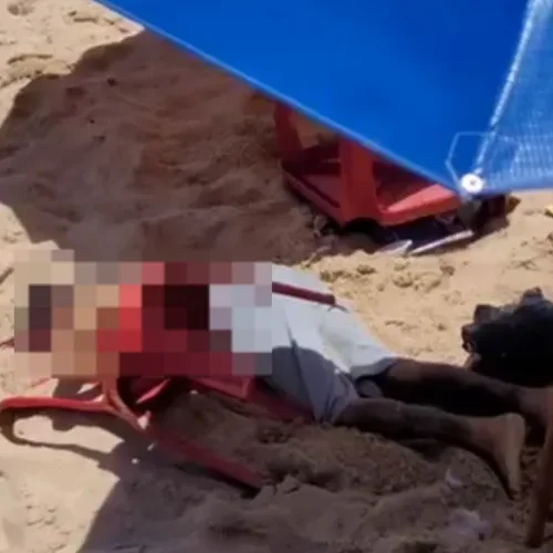 “Eles estão fugindo e deixaram o carro ali”; vídeo mostra suspeitos abandonando veículo após homicídio no litoral norte