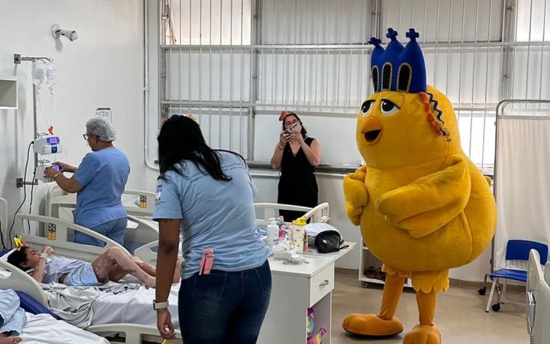 Pinto da Madrugada leva alegria a pacientes do Hospital Universitário da Ufal