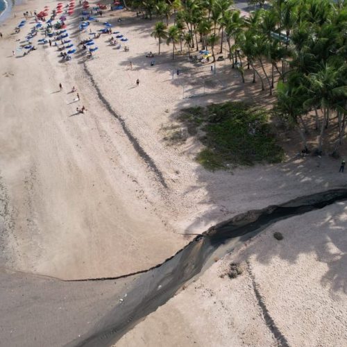 Contaminação fecal: BRK é multada em R$100 mil por lançamento irregular de esgoto no mar da Ponta Verde
