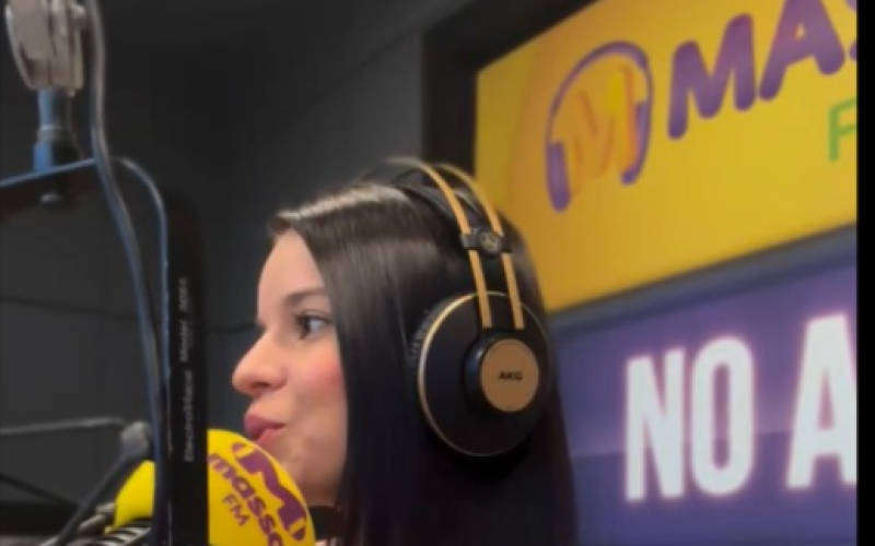 Locutora viraliza com voz “encorpada” e viraliza nas redes