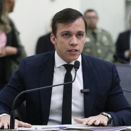 “Mais imposto?” Delegado Leonam critica governo de Alagoas por aumento no ICMS