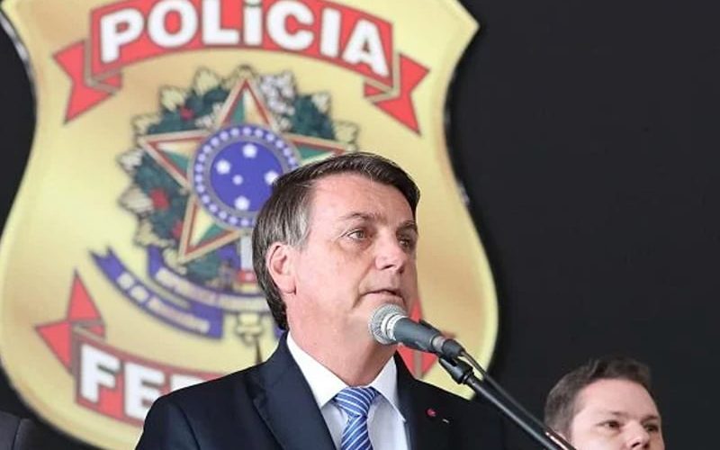 PF encontra pen drive escondido em banheiro, R$14mil dólares e cópia de ação contra Moraes na casa de Bolsonaro