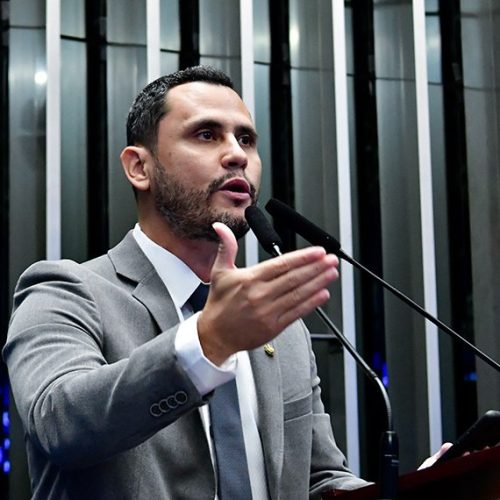 Cleitinho cobra endurecimento no combate ao feminicídio no Senado