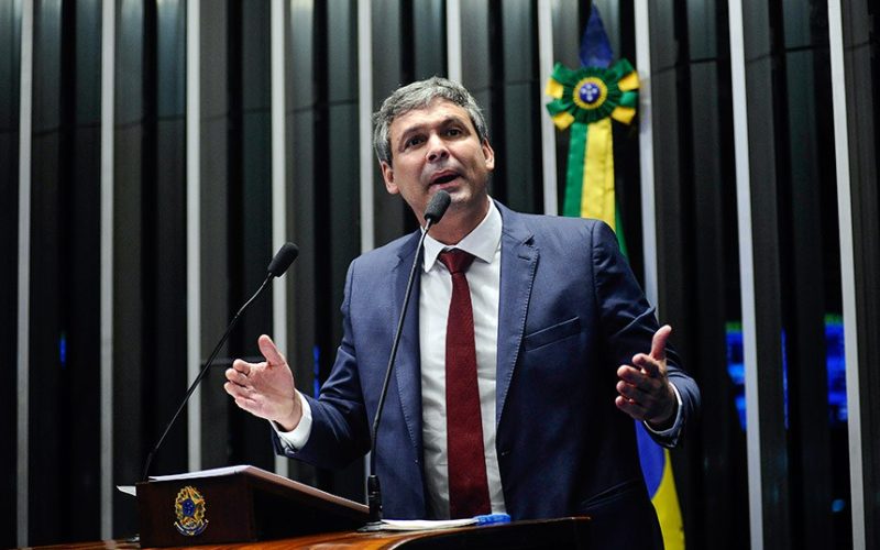 Líder do PT pede prisão ao STF de Bolsonaro pela “garantia da ordem pública”