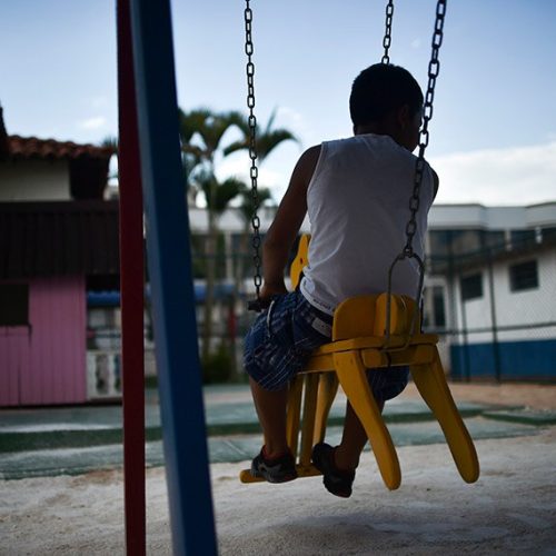 “Acho que pequei muito para ter uma mãe assim”, diz menino agredido e abandonado pela mãe em Maceió