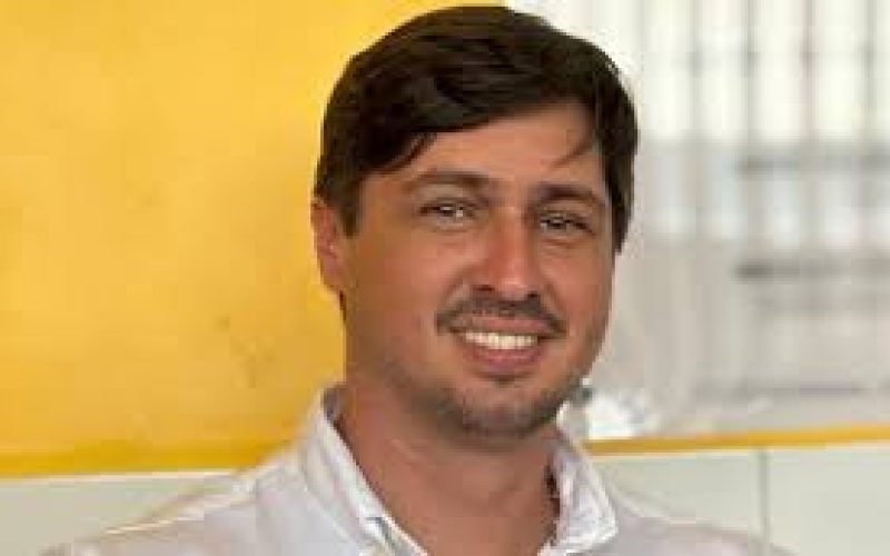 Prefeito de município de Alagoas coloca filho autista em escola municipal e questiona políticos que não usam serviços públicos