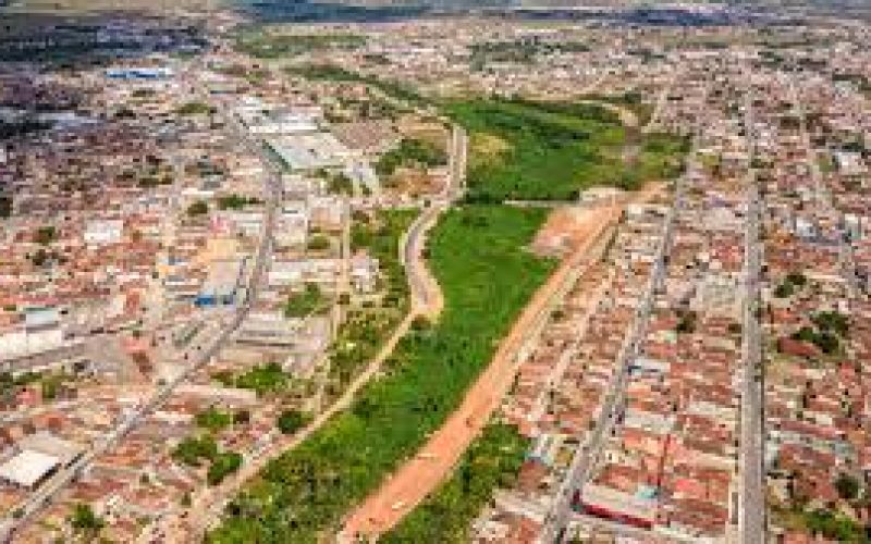 Arapiraca celebra 101 anos com desfile cívico e avanços no desenvolvimento