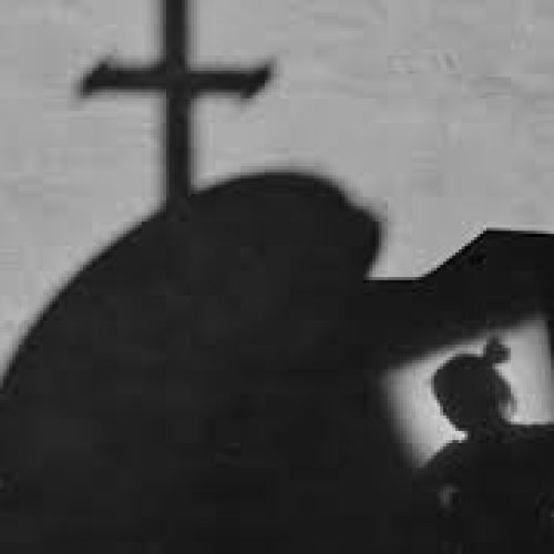 Bispo é alvo de denúncias por abuso sexual contra quatro jovens em igreja