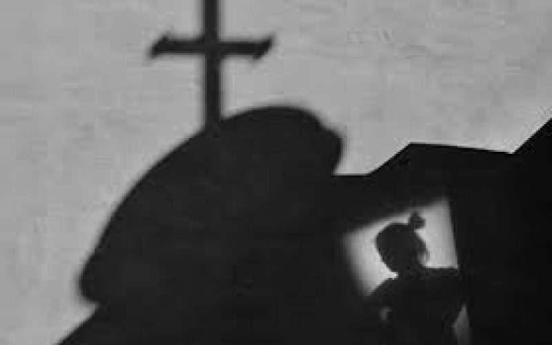 Bispo é alvo de denúncias por abuso sexual contra quatro jovens em igreja