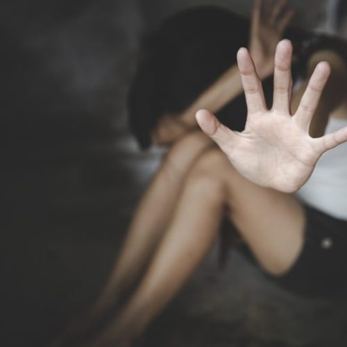 Homem é preso por agredir companheira após ela negar dinheiro para a compra de drogas no Bom Parto, em Maceió