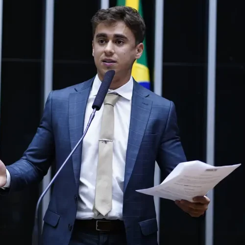 Descuido de Nikolas ou rigidez de Moraes? Vídeo postado por deputado leva STF a decretar prisão domiciliar de Jair Bolsonaro