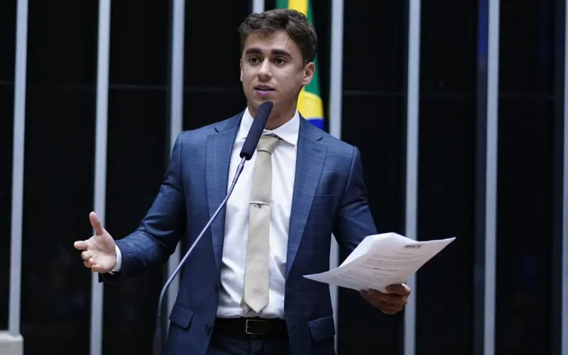 Descuido de Nikolas ou rigidez de Moraes? Vídeo postado por deputado leva STF a decretar prisão domiciliar de Jair Bolsonaro