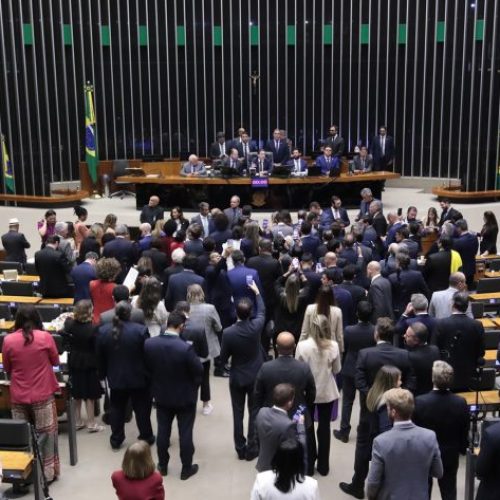 Câmara aprova até 15 anos de prisão para falsificação de bebidas que cause morte