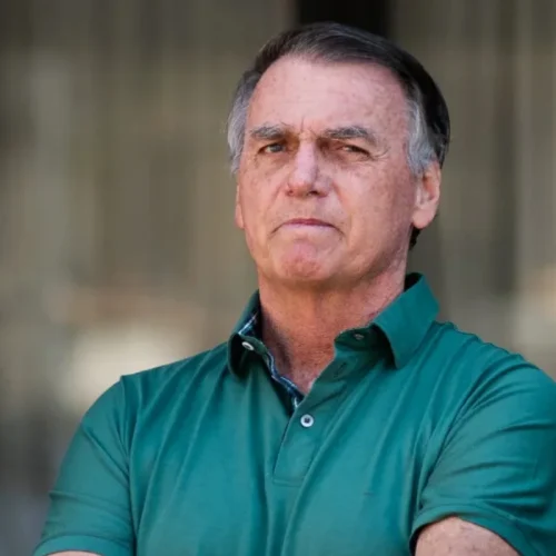 Após prisão de Bolsonaro, base bolsonarista cogita greve de caminhoneiros nas redes