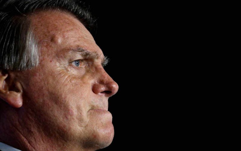 Deputado visita Bolsonaro em prisão domiciliar e diz estar “impressionado” com seu estado