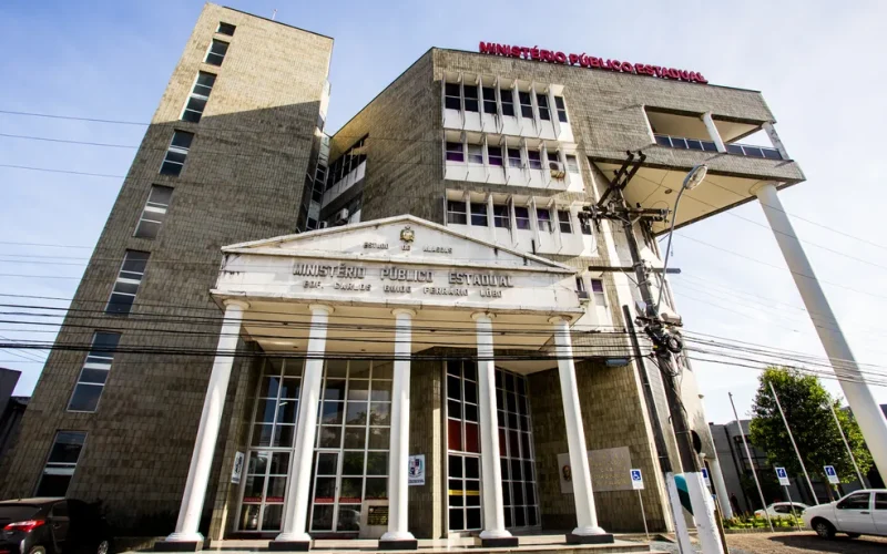 MP pressiona prefeituras do Sertão a realizar concursos na área da educação