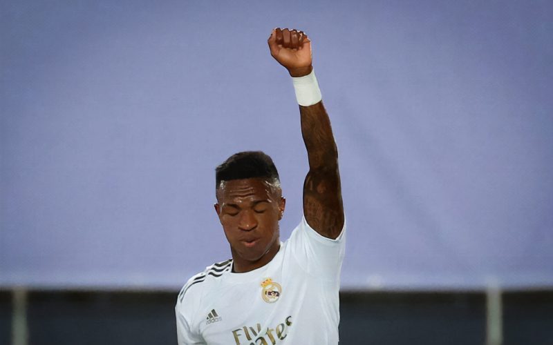 Projeto de Lei prevê multas de até R$200 mil e banimento de torcedores racistas por 30 anos em Alagoas