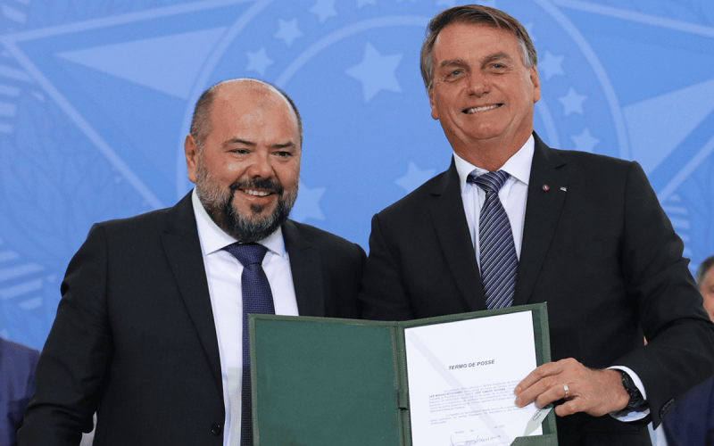 Ex-ministro de Bolsonaro é alvo de busca e apreensão em operação contra descontos no INSS