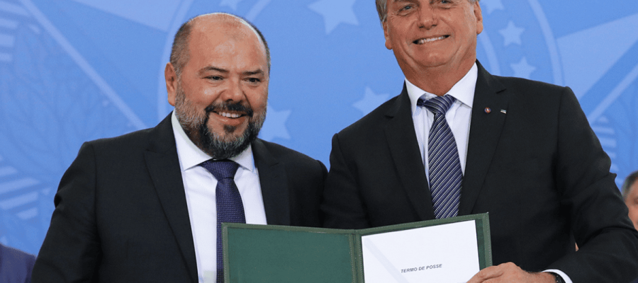 Ex-ministro de Bolsonaro é alvo de busca e apreensão em operação contra descontos no INSS