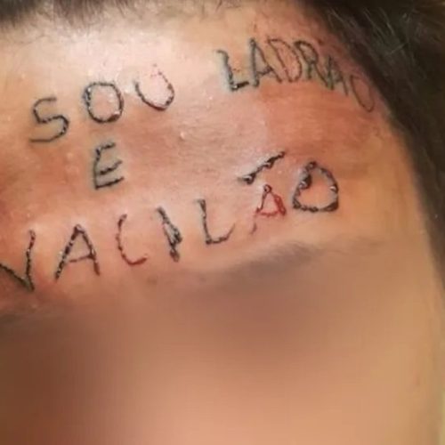 Jovem que teve testa tatuada durante tortura é preso novamente por furto