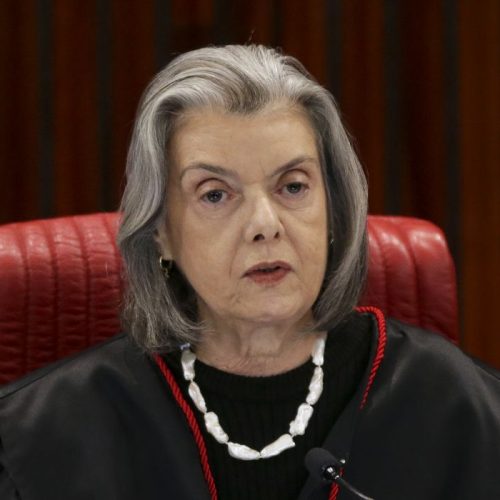 Cármen Lúcia questiona defesa de general sobre contradição em julgamento no STF