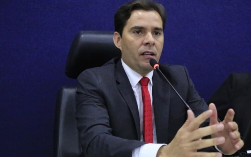 Kelmann Vieira defende legalidade de investimentos do Iprev e rebate críticas na Câmara de Maceió