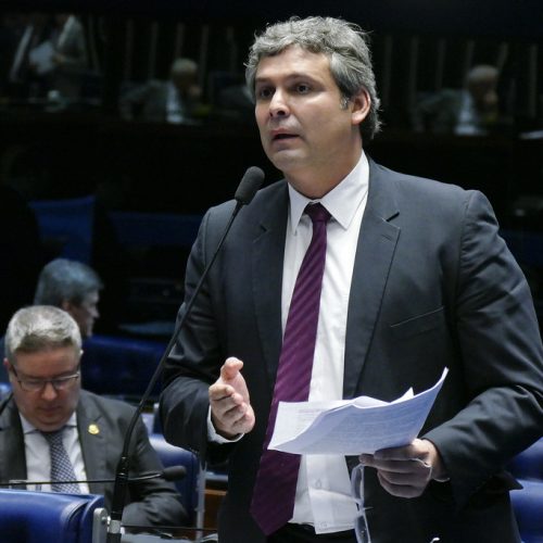 Lindbergh Farias assume papel na CPMI do INSS e diz não haver provas contra filho de Lula