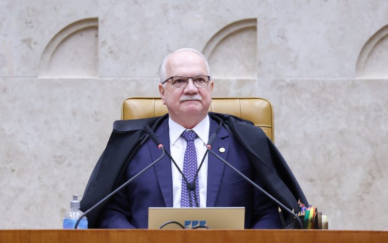 Edson Fachin assume presidência do STF em cenário de grande tensão política