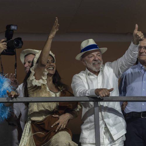 “Estão tentando achar pêlo em ovo”, diz Boulos sobre reclamações da oposição ao desfile com homenagem a Lula