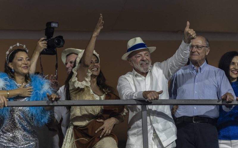 “Estão tentando achar pêlo em ovo”, diz Boulos sobre reclamações da oposição ao desfile com homenagem a Lula