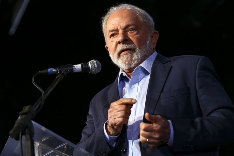 Lula assina projetos que criam 8.600 mil novos cargos para reforçar a área da educação