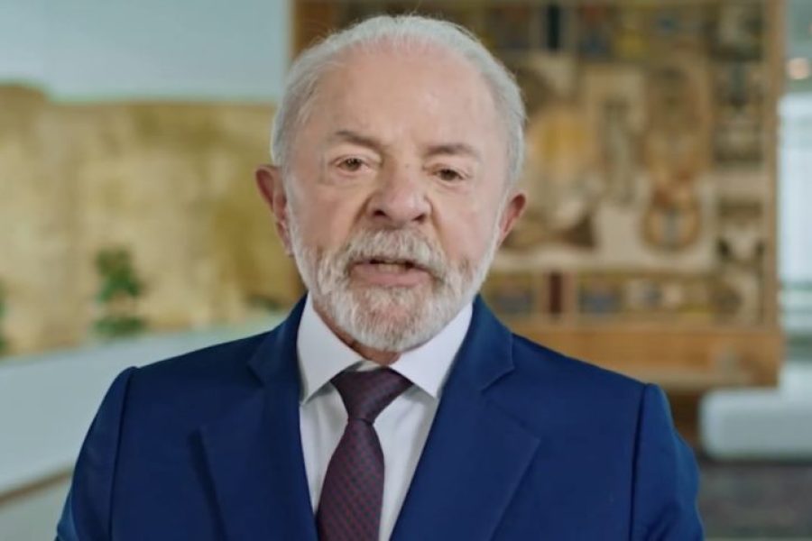 Lula: “Poucas vezes neste país a educação foi levada a sério “