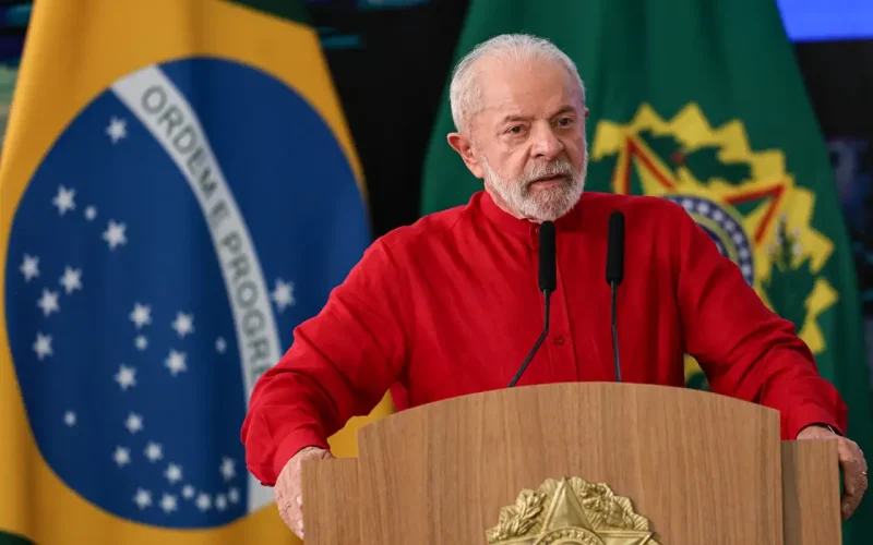 Lula promete taxar bilionários após derrota no Congresso: “Os ricaços vão pagar”