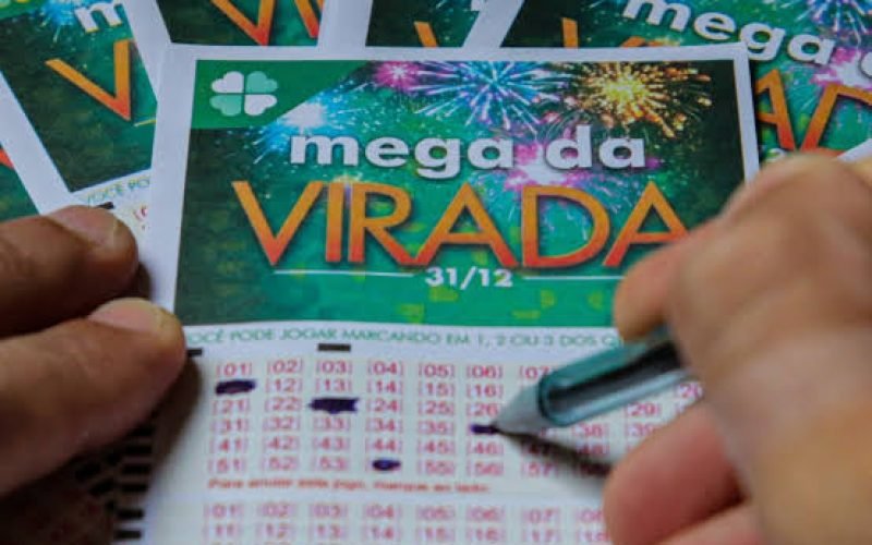Mega da Virada: apostadores enfrentam fila de meia hora para jogar on-line