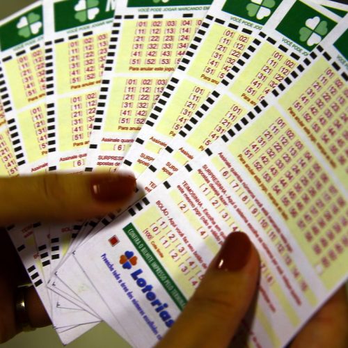 Justiça dá vitória a ganhadora e libera R$ 103 milhões da Mega-Sena após ex-marido tentar dividir prêmio
