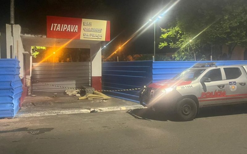 Morador de rua é morto a pedradas após briga na Praça das Graças