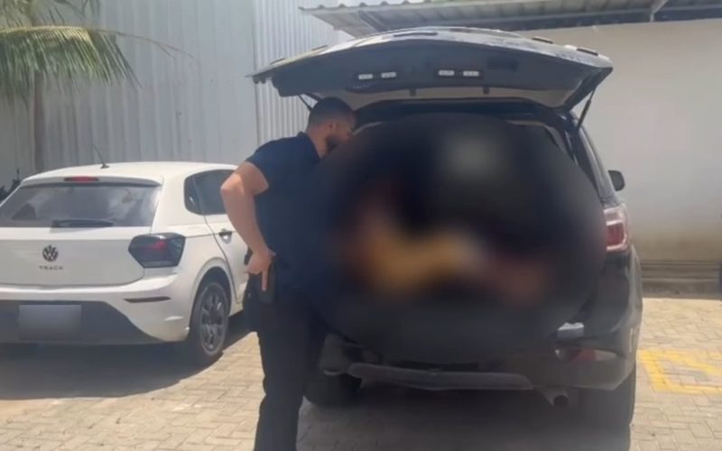 PC prende mulher suspeita de repassar informações para execução do próprio companheiro em Maceió