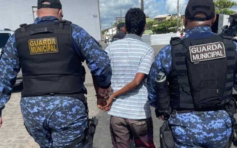 Mulher suspeita de matar companheira a facadas é presa após 4 anos em Maceió