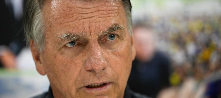 Bolsonaro pede ao STF autorização para receber dermatologista durante prisão domiciliar