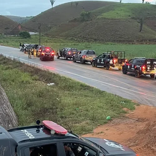Polícia Militar realiza megaoperação em Matriz de Camaragibe e prende quatro suspeitos de duplo homicídio
