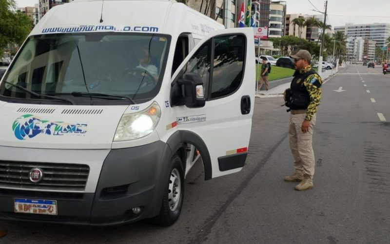 Operação Turismo Clandestino intensifica fiscalização na orla de Maceió