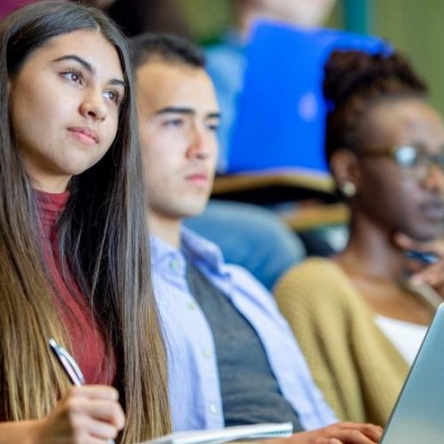 Faculdades são condenadas por oferecer cursos irregulares de pedagogia e teologia em Alagoas