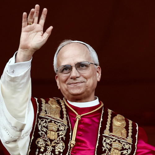 “Hoje, muitos jovens tratam o celular como se fosse uma droga.” diz Papa Leão XIV.